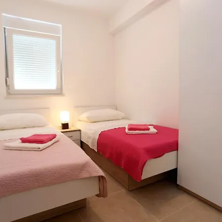 By The Sea Klek, Neretva Delta - Usce Neretve - 10031 * Klek